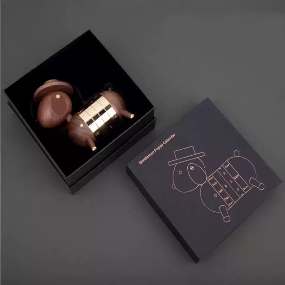 Luxury Solid Wood Puppy Desk Calendar Ornament