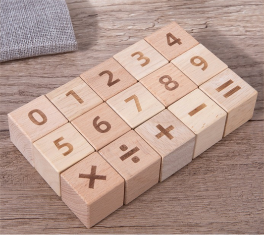 Matematikk- og bokstavklosser i tre – 3 størrelser – bilde 13