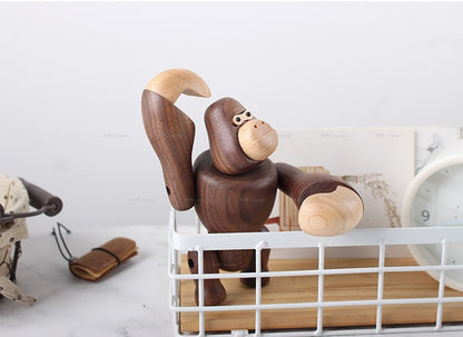 Gorilla i tre – skulpturell figur – bilde 6
