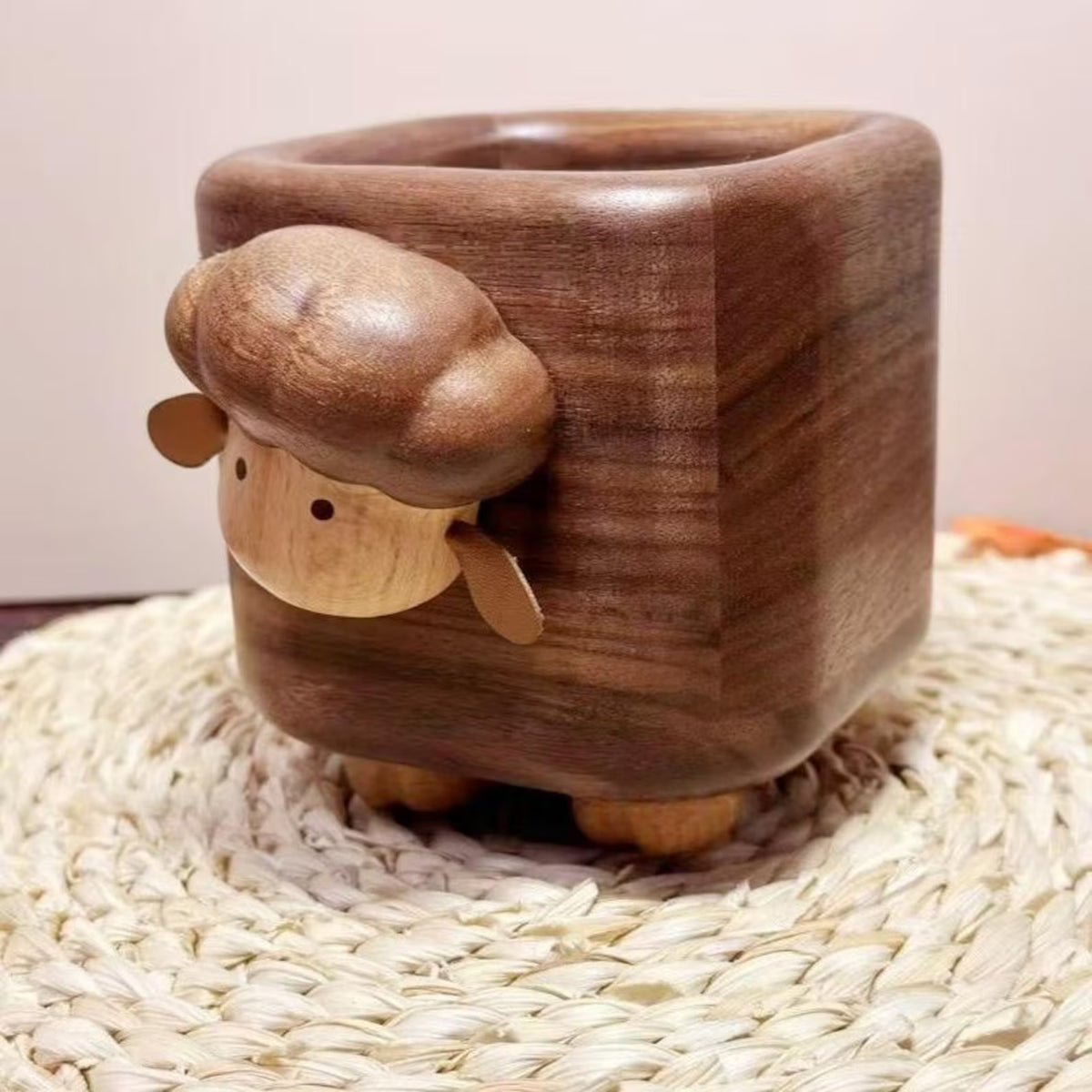 Penneholder i valnøtt